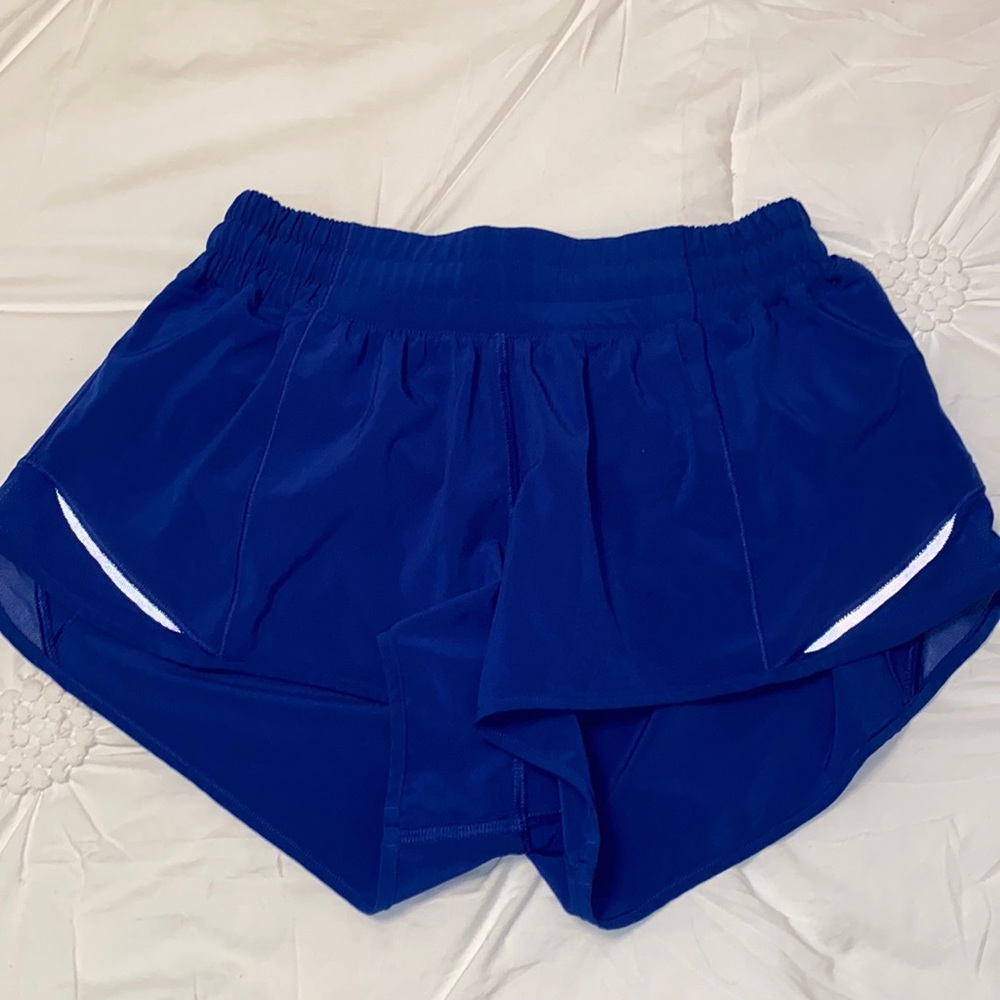 Lululemon Hotty Hot Shorts 2.5